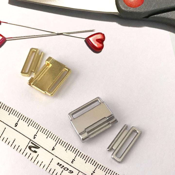 1/2" (12mm) Metal and Rhinestone Front Closures - Image 4