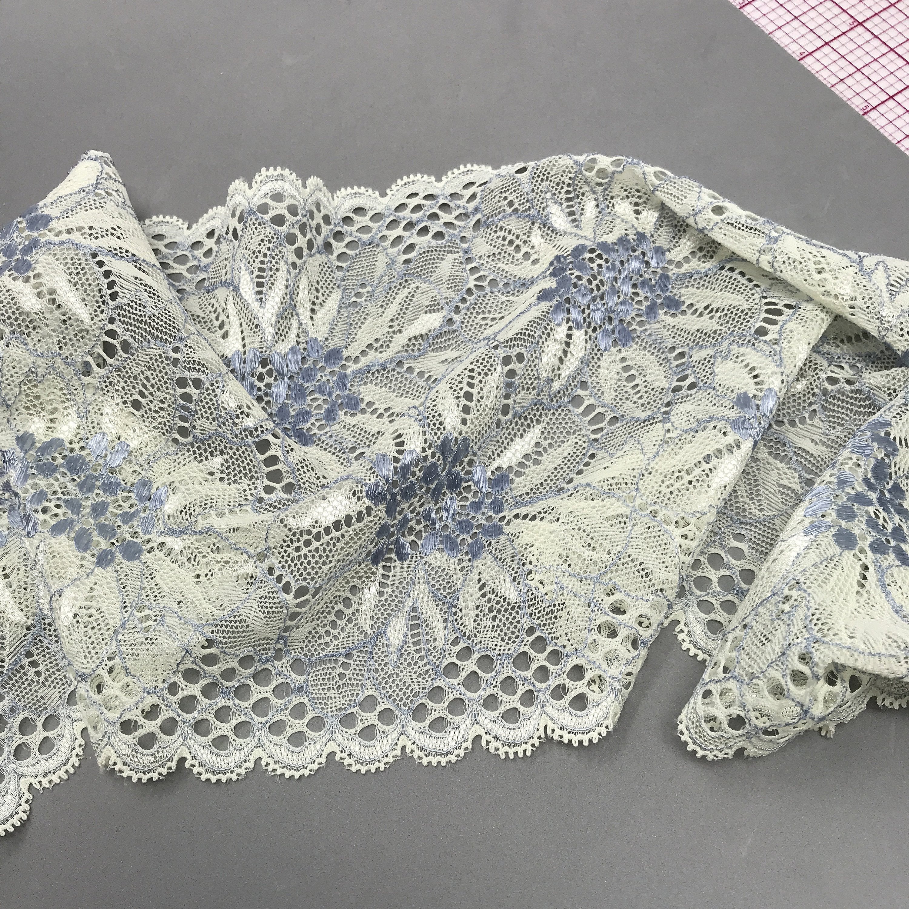 6 3/4" (17cm) Scalloped Stretch Lace- 1 Yard - Image 5