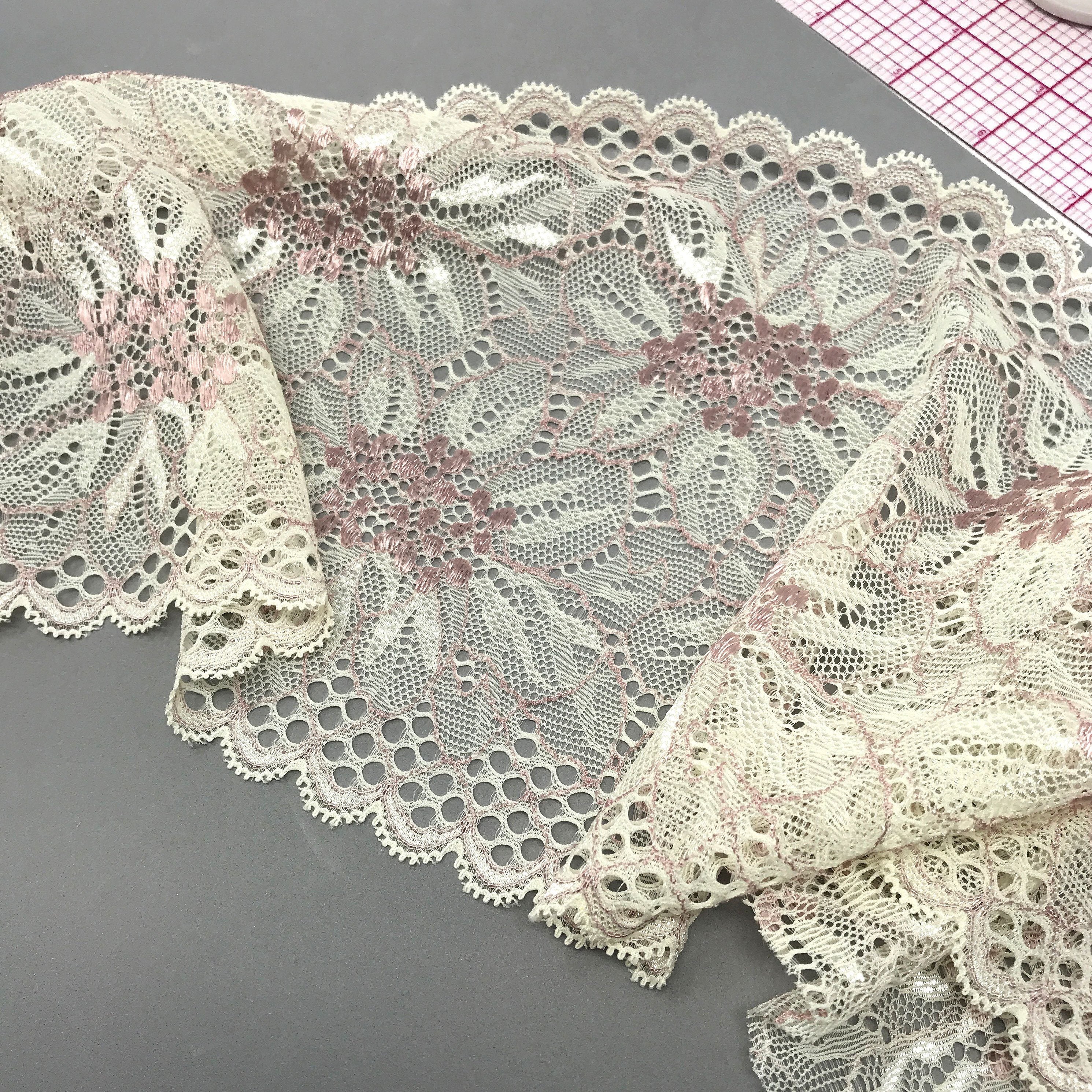 6 3/4" (17cm) Scalloped Stretch Lace- 1 Yard - Image 9