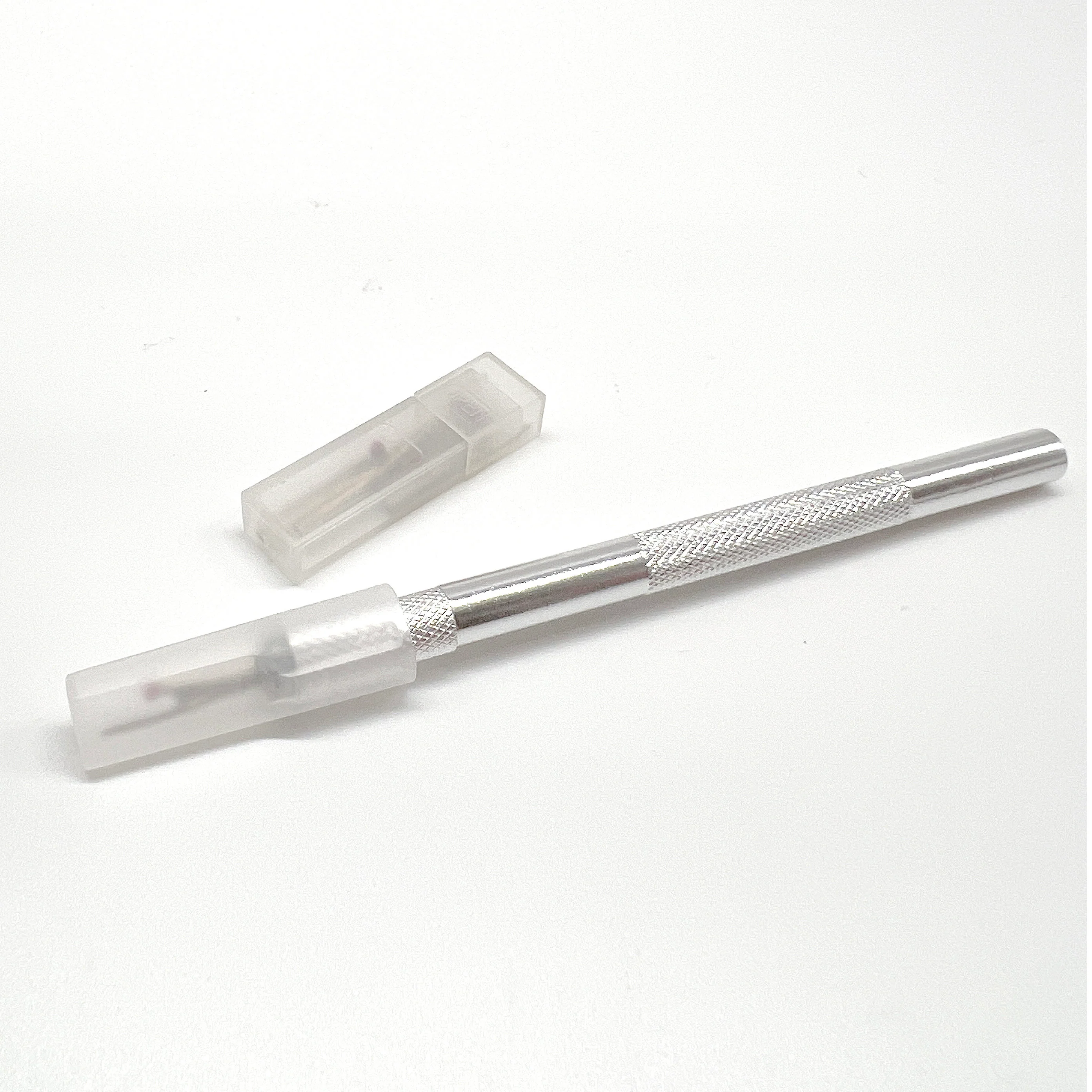Precision Metal Seam Ripper Thread Cutters with Extra Tips in 2 Colors - Image 3