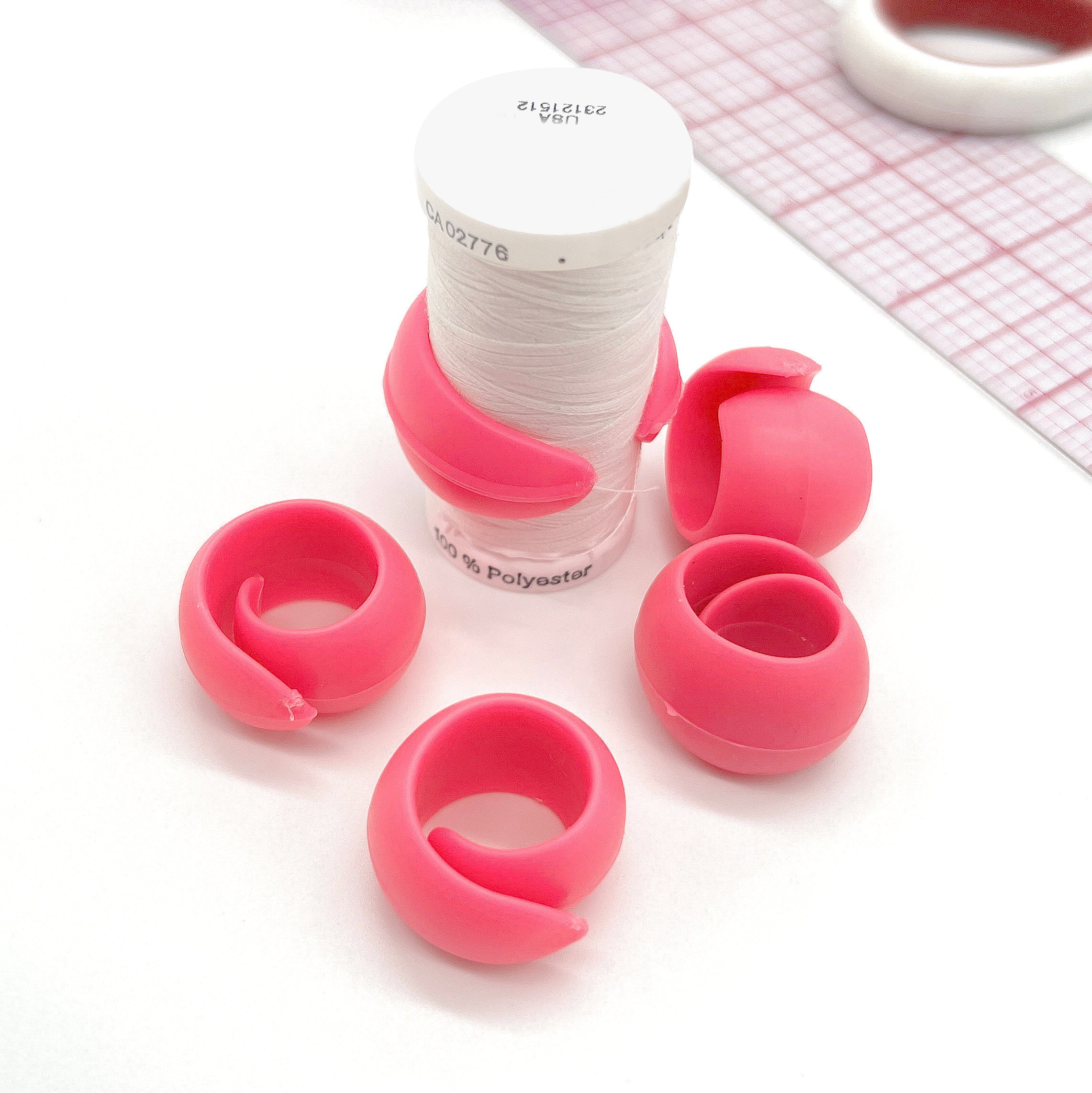 Set of 5 Silicone Spool Holder Bobbin Clamps in 3 colors - Image 4