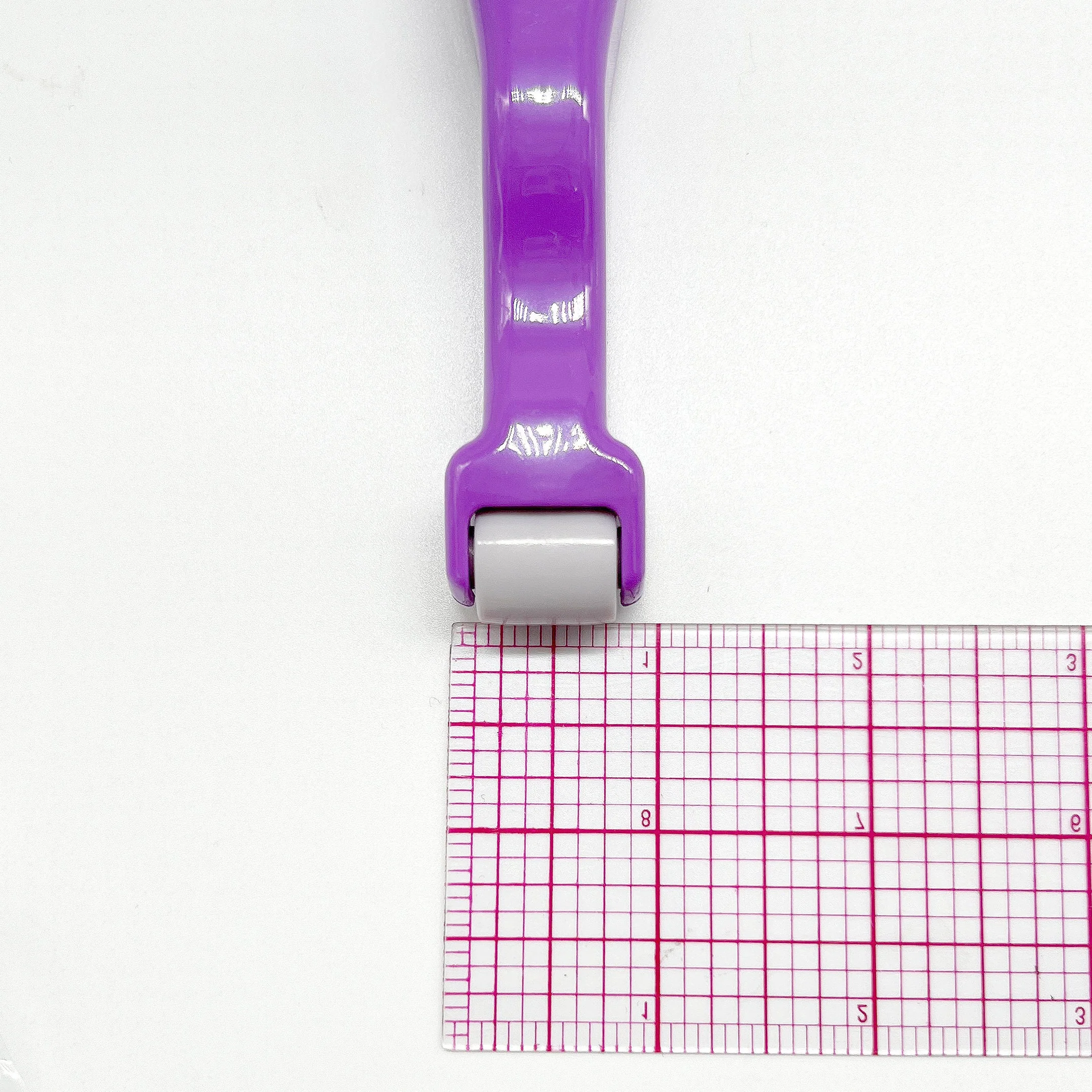 Sewing and Quilting Fabric Seam Pressing Roller Tool in 2 Colors - Image 3